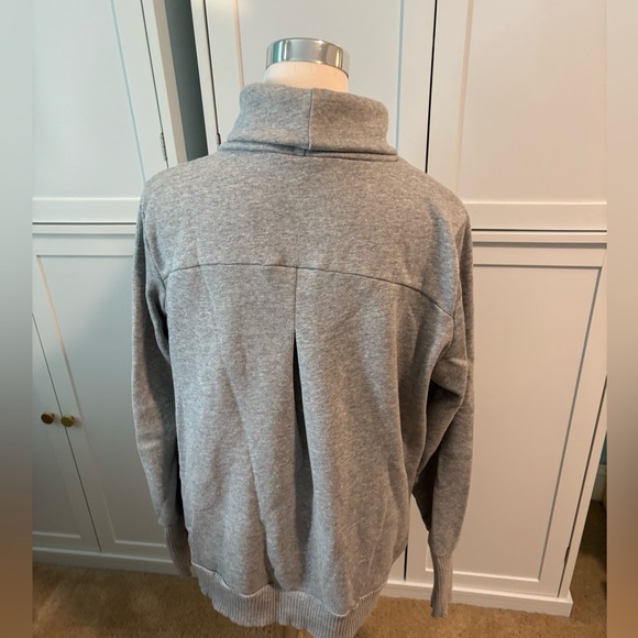 ALO Yoga Haze Long Sleeve Sweatshirt - Picture 6 of 8